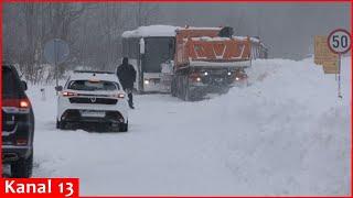 Snowstorm in Bosnia causes traffic chaos, leaves thousands of homes without power