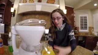 Little Snowie 2 - Fun with Shaved Ice at Home