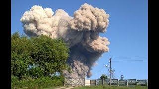 Взрыв в Абхазии. Эпицентр!!! Военный склад в Приморском. Корреспондент от Бога!