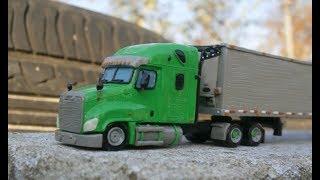 Урок как слепить из пластилина Freightliner Cascadia | Tutorial how to sculpt Semi Truck