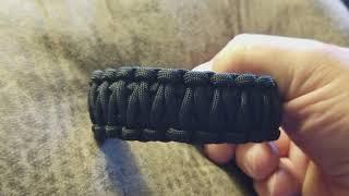 Paracord bracelet with hidden knife