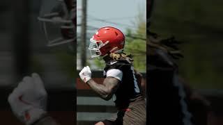 Quinshon Judkins catches it out of the backfield ‍️