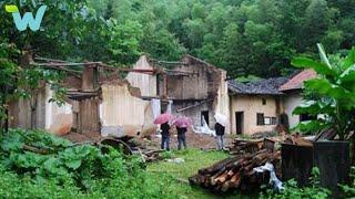 After seeing the house in serious disrepair, a couple quickly renovates it.