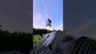 Научился делать трюки на BMX