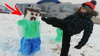 HOW TO KILL A SNOWMAN Or Defeat Steve and the Zombies from MINECRAFT