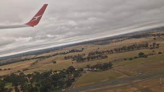 Qantas Boeing 737-838 take off Melbourne Airport (MEL) Tullamarian to Sydney