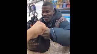 #Shorts ВИДЕО ДО СЛЕЗ!  ДОБРЫЕ ПОСТУПКИ ЛЮДЕЙ  VIDEO TO TEARS! GOOD ACTIONS OF PEOPLE