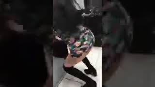 MAĞAZADA TWERK YAPAN TÜRK FULL VİDEOSU AM GÖZÜKÜYOR MEMESİ AÇILIYOR