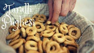 Friable Apulian Taralli | Grandma's perfect recipe with oil and white wine