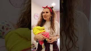 Бежевая мама и детский сад