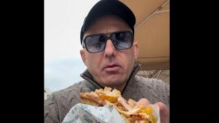 We try street and restaurant food. Vlogger from Greece