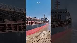 10000 tons sea sand dredger is unloading