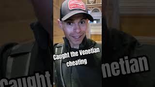 Caught the casino cheating #casino #cheating #rigged #venetianlasvegas #viralshorts #lasvegas