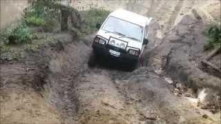 L300 4WD Vans 4x4 at Lithgow's Powerline track Easter 2015