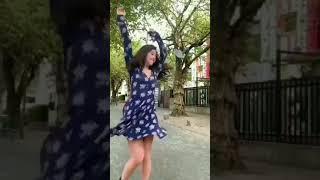 Hot Girl Upskirt accidentally exposes panty without underwear ass