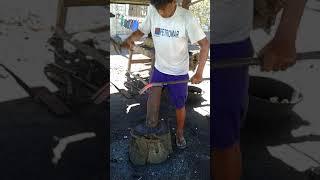 Blacksmithing of crowbar in larion bajo tuguegarao city.