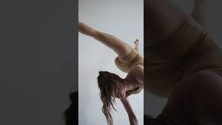 Gymnastic girl|Just being herself Gymnastic|circus|acrobat#Gymnastic#acrobatics #slowmotion #shorts