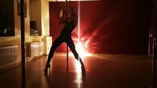 Exotic Pole Dance/Julia Pajula