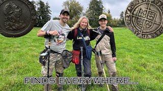 OUT METAL DETECTING WITH SI-FINDS AND NICOLA WHITE!! | But What Did We Find???