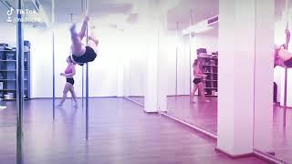 pole dance split | nadiia ra
