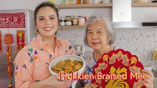 Hokkien Braised Mee, but IN HOKKIEN | Sarah and her Mom Cook!