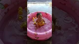 swimming pool kids  #cutebaby #babygemes #babyswimming #swimmingpooltime