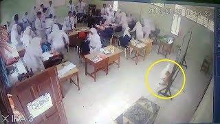 Sedang Belajar di Kelas, Tiba-tiba Datang Makhluk Berbulu hingga Membuat Siswa Berhamburan