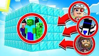 ВЫЖИТЬ В КОРОБКЕ ИЗ АЛМАЗНЫХ БЛОКОВ В МАЙНКРАФТЕ! Minecraft Survive in box 2