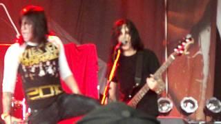 UPROAR TOUR 2011. Escape The Fate: Issues