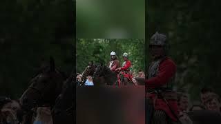 В Вологде ожила история: тяжелая кавалерия XVII века показала свою удаль
