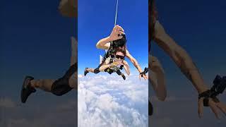 When you can’t find the answer, just go and look at the world #100000subscribe #skydive #parachute