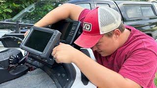 Restoring a 2003 Nitro 929 CDX bass boat. How I made an abandon bass boat into a Tournament boat!