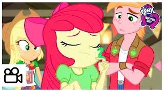 ▷Clip | La Estafa Anual de los Hermanos Flim Flam para la Familia Apple | MLP: EG | FD [Latino] [HD]