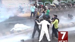 Karachi Water Cannon On FIXIT PTI Protest