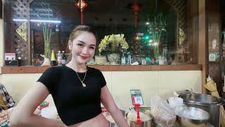 LIVE Street Café - Welcome Family  Ploysai Coffee Lady in Bangkok Thailand - Thai Street Food