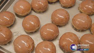 A Chicago Tradition on Fat Tuesday: Paczki Day at Delightful Pastries