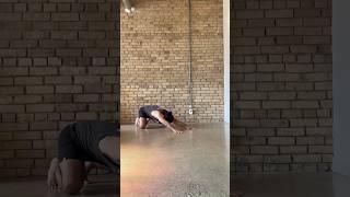 Looking for a quick beginner Flow to practice? Follow along with #AnimalFlow Master Instructor Rosh!