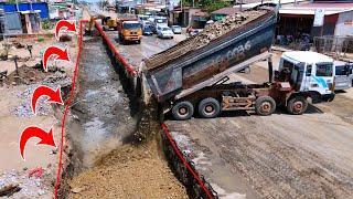 Unthinkable! Important point to build foundation road pouring rock soils pushing by expert dozer D4C