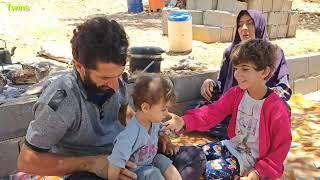 Narges and the children are happy about Hojjat's return and buying new clothes for the children
