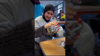 Des élèves ingénieurs de Polytech Angers avec leur robot Fablab