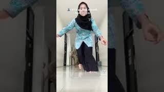 ibu guru loncat loncatan keliatan legging nya #leggings #mengkilap #ngeshortsdulu