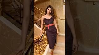 Jeevan Mein Jaane Jana || Priyanka Chopra outfit look ||new outfit look Priyanka Chopra #seepictures