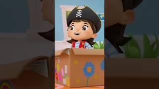 Whats in the Dress-Up Box? | Lellobee #dressup #pirate #friends