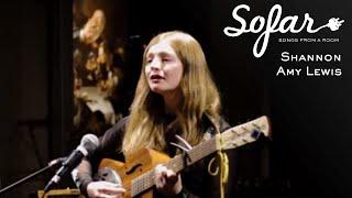 Shannon Amy Lewis - She Lay, I Wait | Sofar Linz