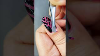 Striping nail art at home #naildesign #art #nailart #tutorial #manicure #nailextension #shorts