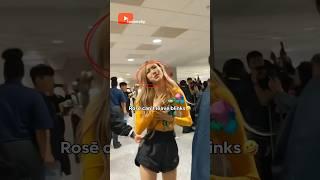 Rosé loves blinks so much #blackpink #jennie #lalisa #jisoo #rosé
