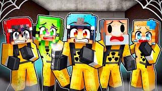 Surviving in a NUCLEAR BUNKER CHUNK With Crazy Fan Girl in Minecraft!