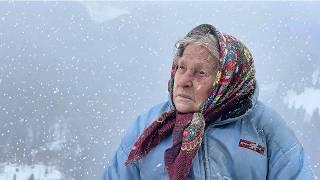 Difficult lonely life of a 93-year-old grandmother on a mountaintop far from civilization