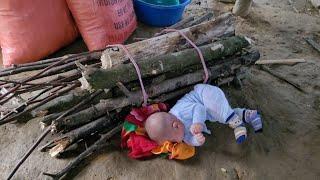 Full video - Poor little child always on mother's back to find food