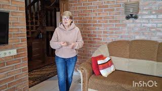 607..Спрыгнула как угарелая и побежала, угадайте куда.